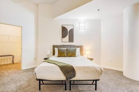 Cozysuites - 2Br With Direct Skybridge Access #1 Индианаполис Екстериор снимка